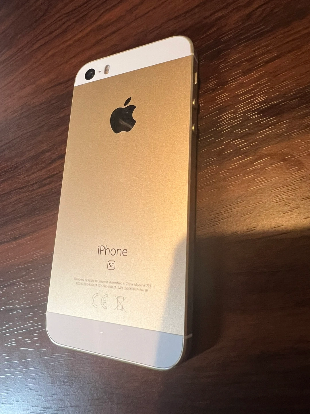 iPhone SE 第一世代 32GBの写真3枚目