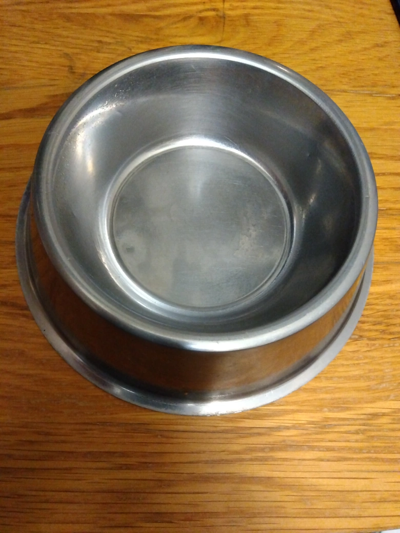 犬用?餌入れ水入れステンレス製ボウルの写真3枚目