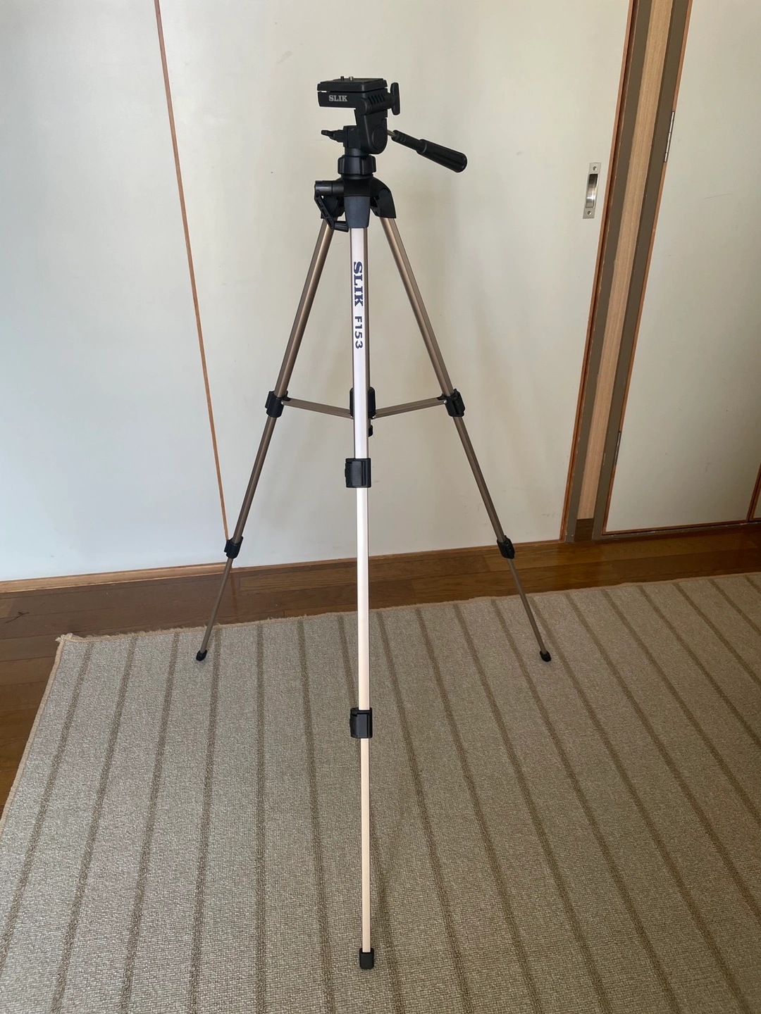 三脚