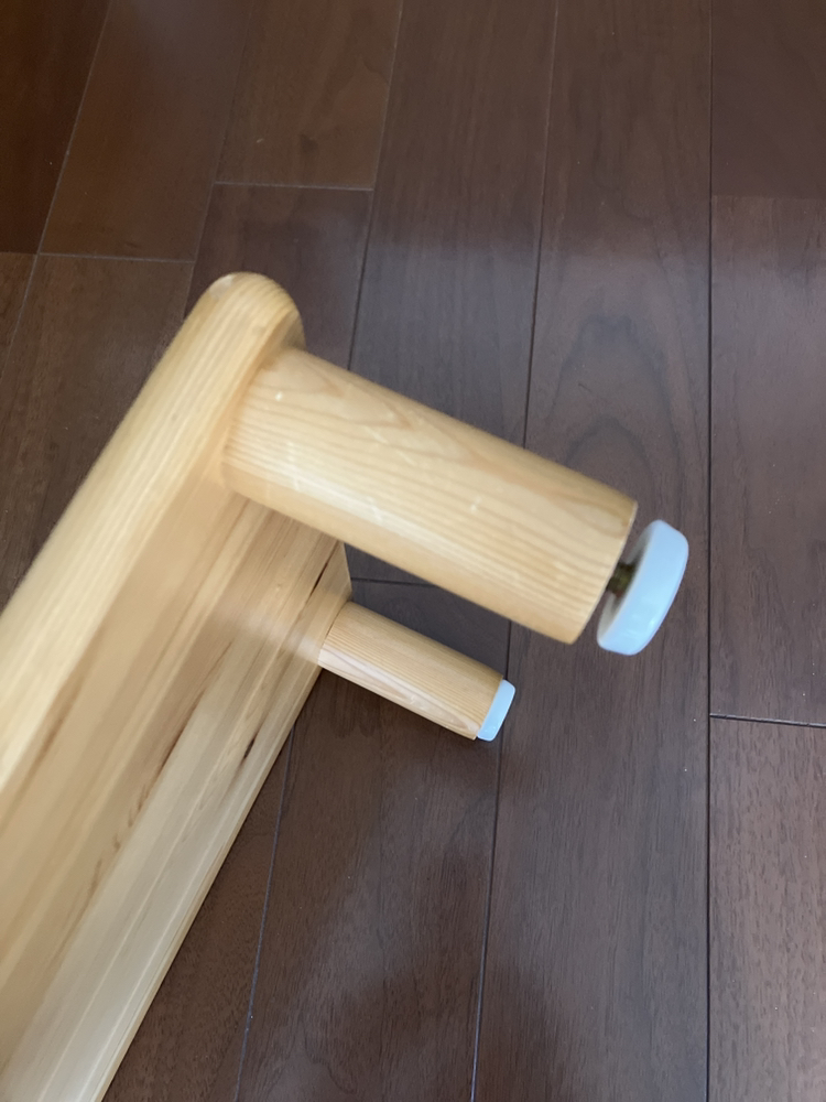 木製テーブルの写真4枚目