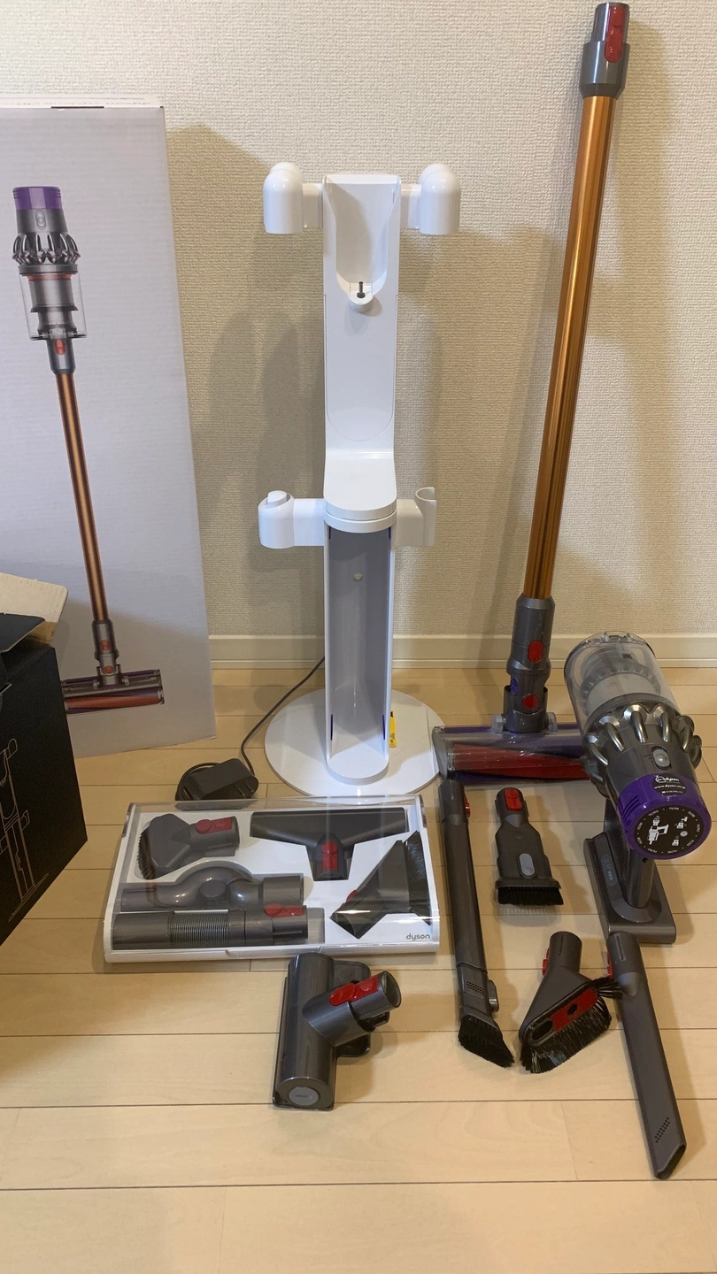 Dyson Cyclone V10 Fluffy SV12 + dockの写真2枚目