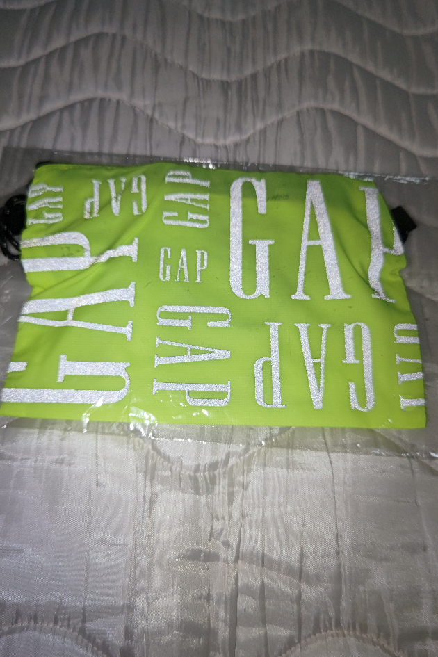 【取引完了】【お値下げ】未開封・未使用品  GAP  コサッシュ