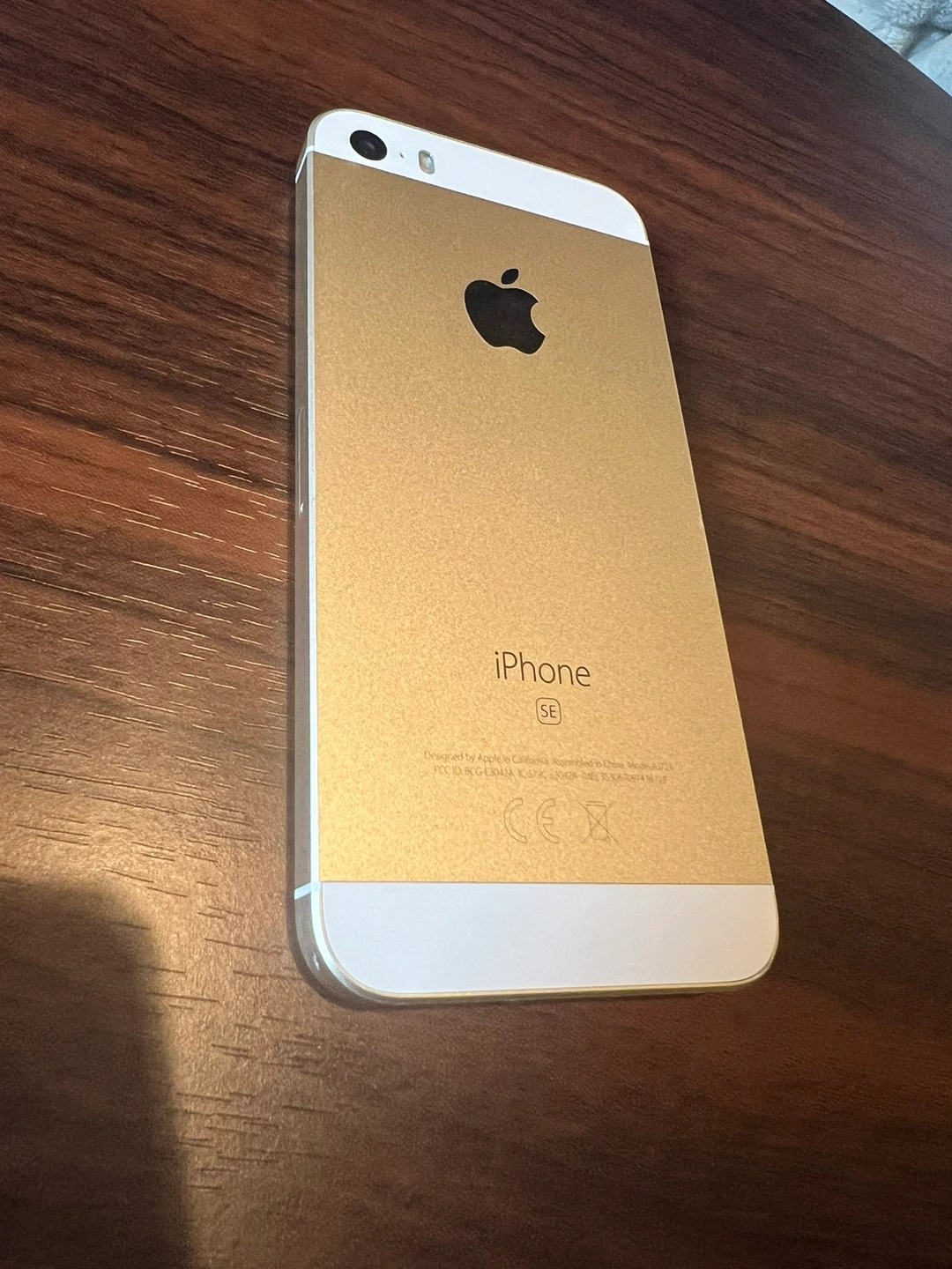 iPhone SE 第一世代 32GBの写真4枚目