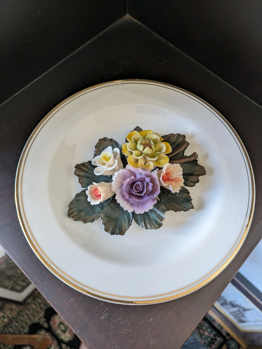 最終価格!陶器製の薔薇が付いた皿
