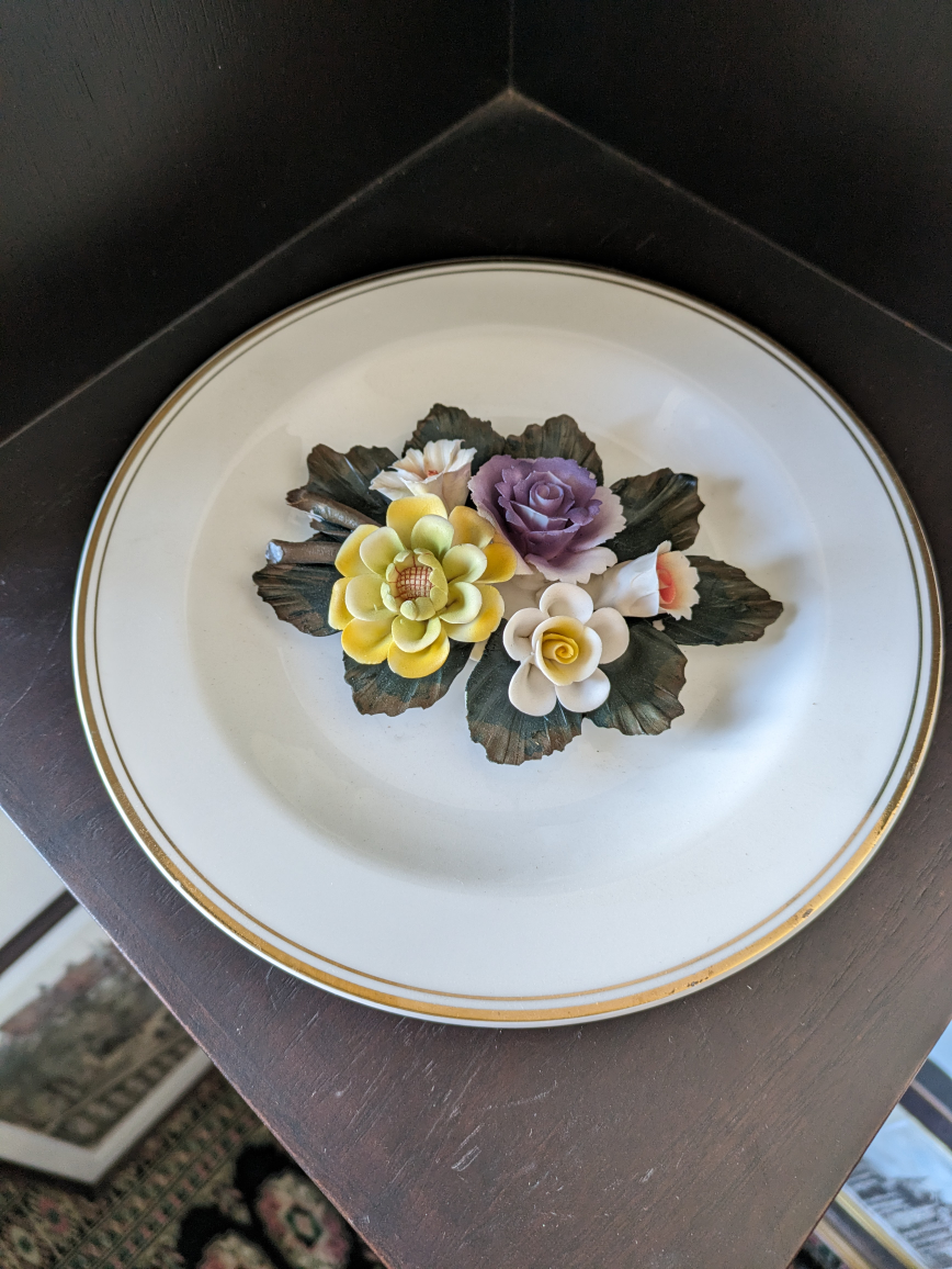 最終価格！陶器製の薔薇が付いた皿の写真2枚目