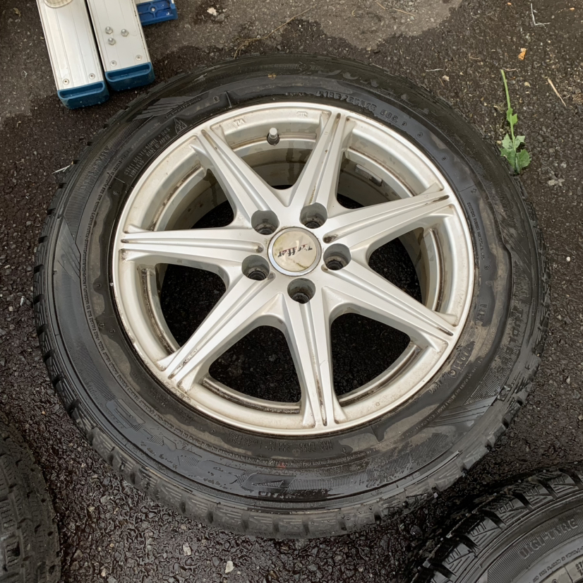 スタッドレス　タイヤ　4本　ホイール付　デジタイヤ　185/65R15 88Qの写真6枚目