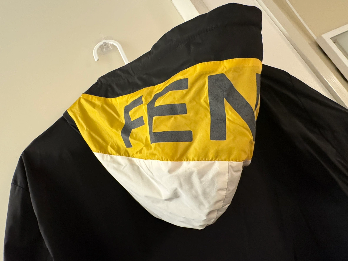 FENDIジャケットの写真4枚目