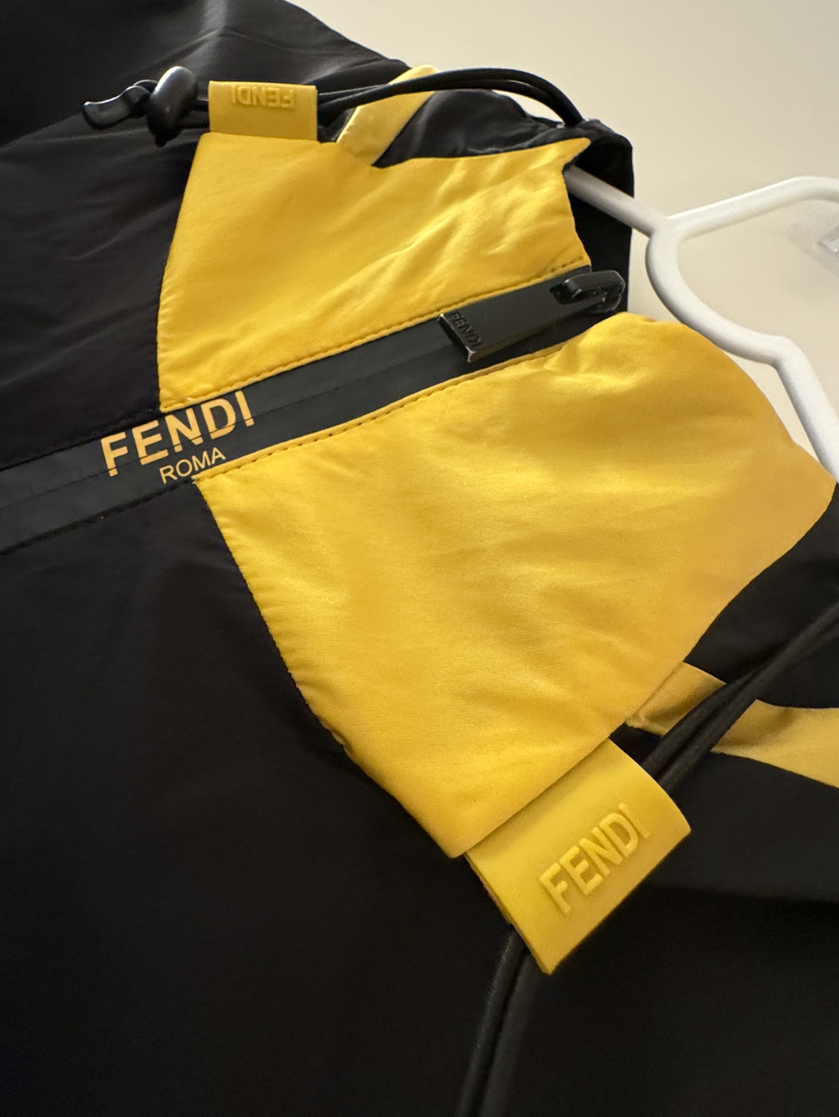 FENDIジャケットの写真5枚目