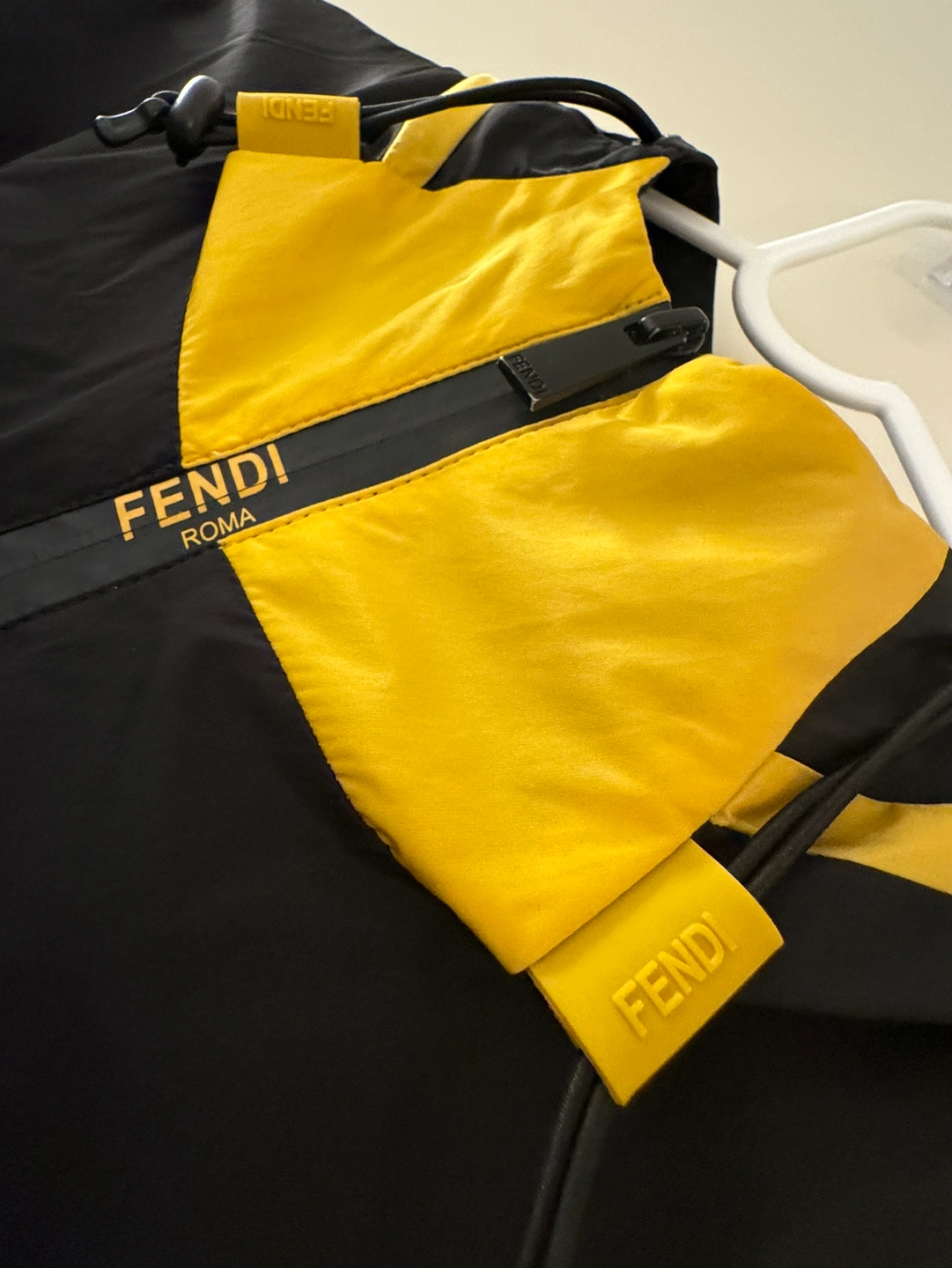 FENDIジャケットの写真5枚目