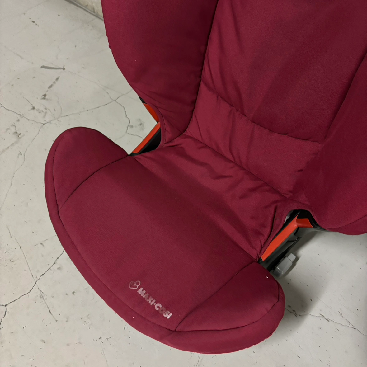 Maxi cosi ISOFIX ジュニアカーシートの写真2枚目