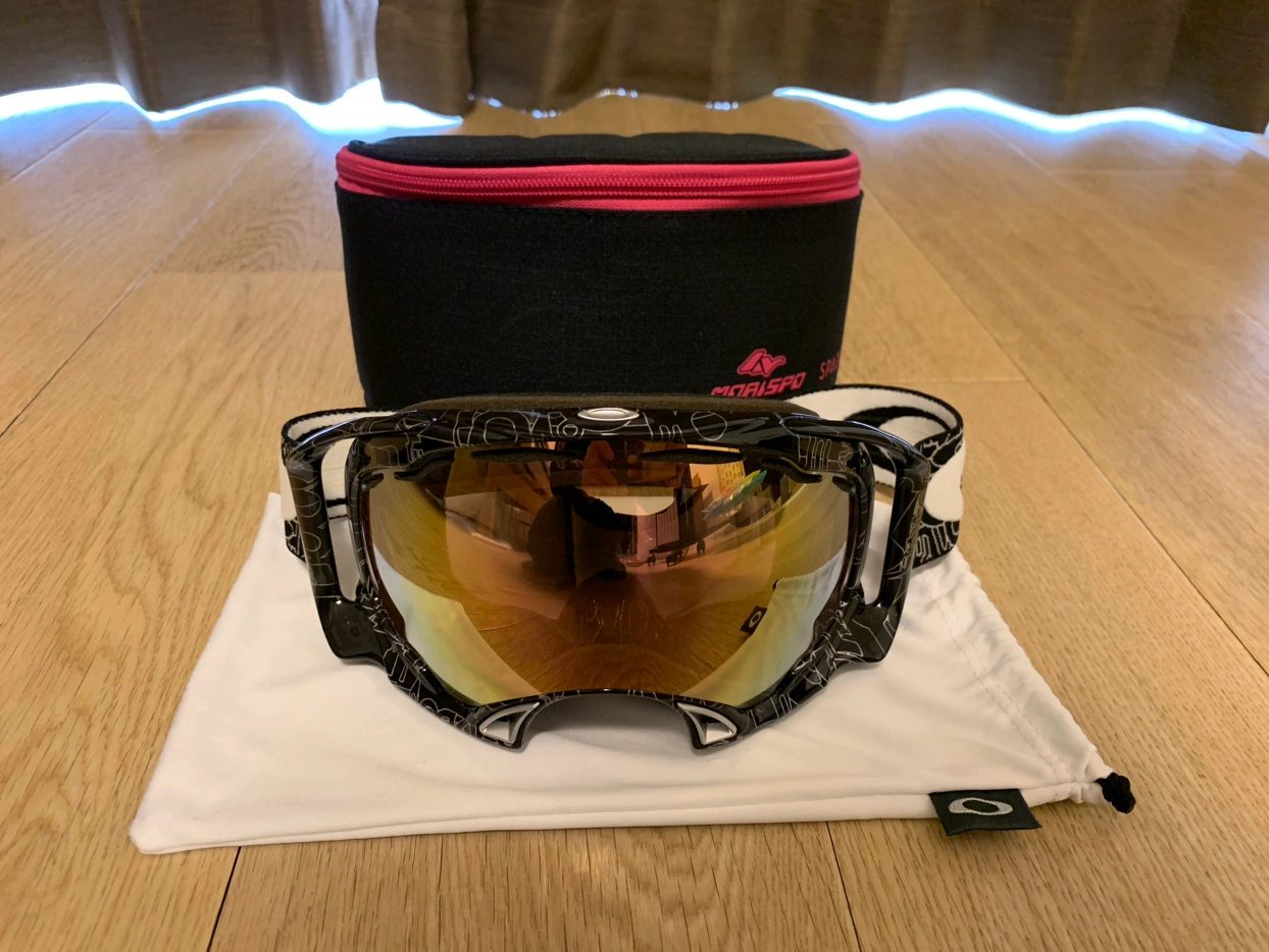【急募】2/12まで!!! ★1回のみ使用★ほぼ新品未使用★OAKLEY★スノボゴーグル★ケース付き★の写真2枚目
