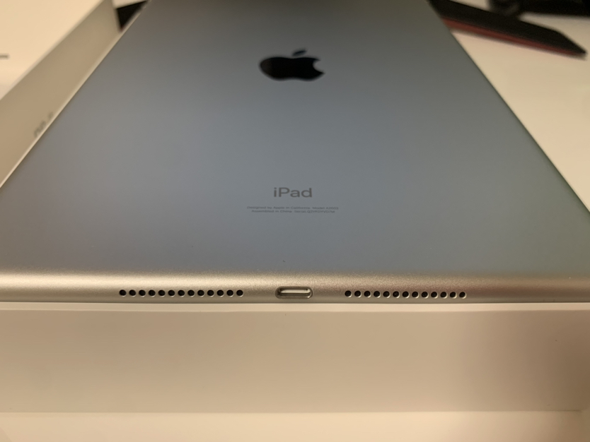 iPad第9世代Wi-Fiモデル(64GB)の写真2枚目