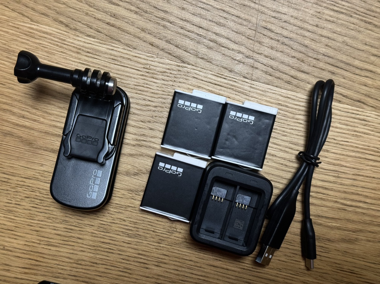 美品GoPro HERO12 Black + 純正フルアクセサリーの写真6枚目