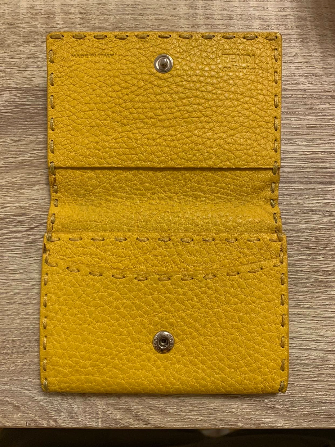 【値下げしました☆】★急募★2/12まで!!! ★FENDI★名刺入れ★の写真2枚目