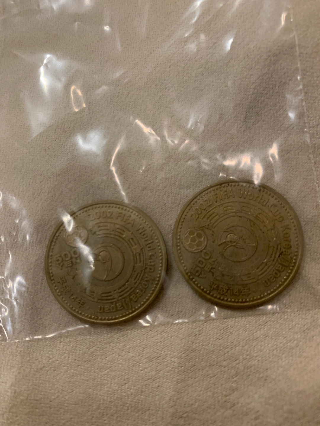 記念硬貨 500円玉 2枚 2002 FIFA ワールドカップの写真2枚目