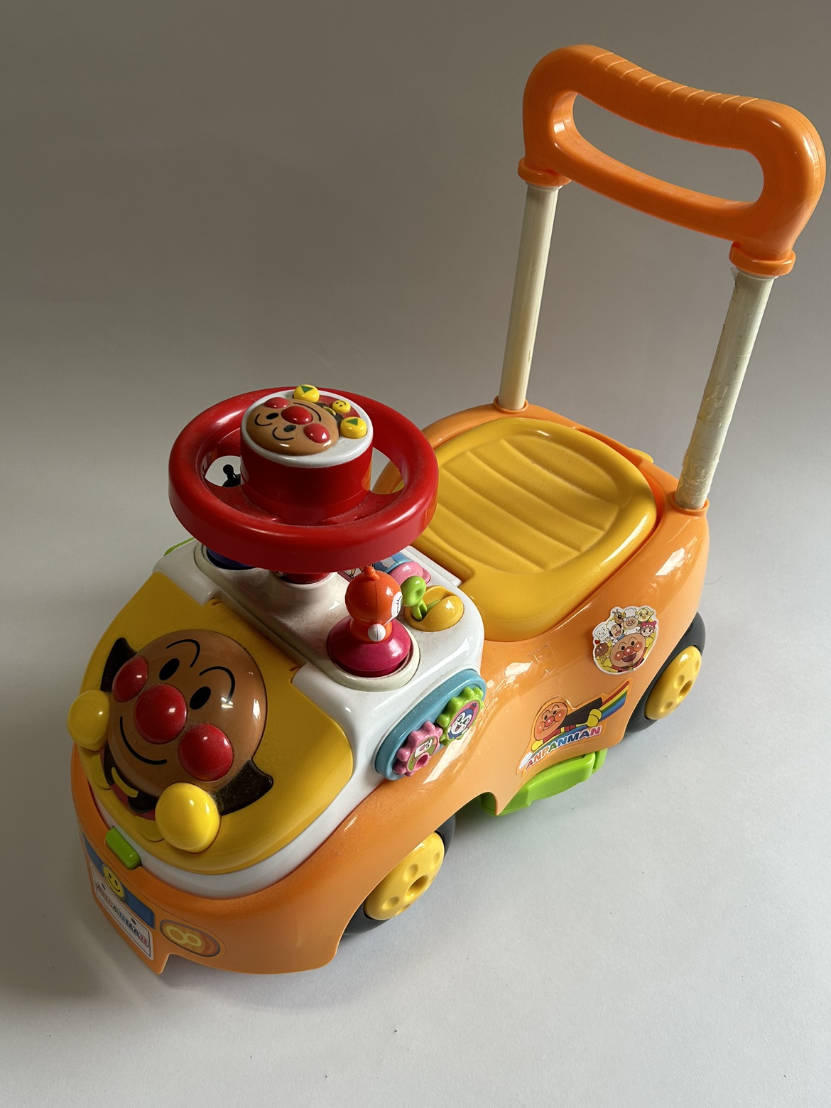 アンパンマンよくばりビジーカー