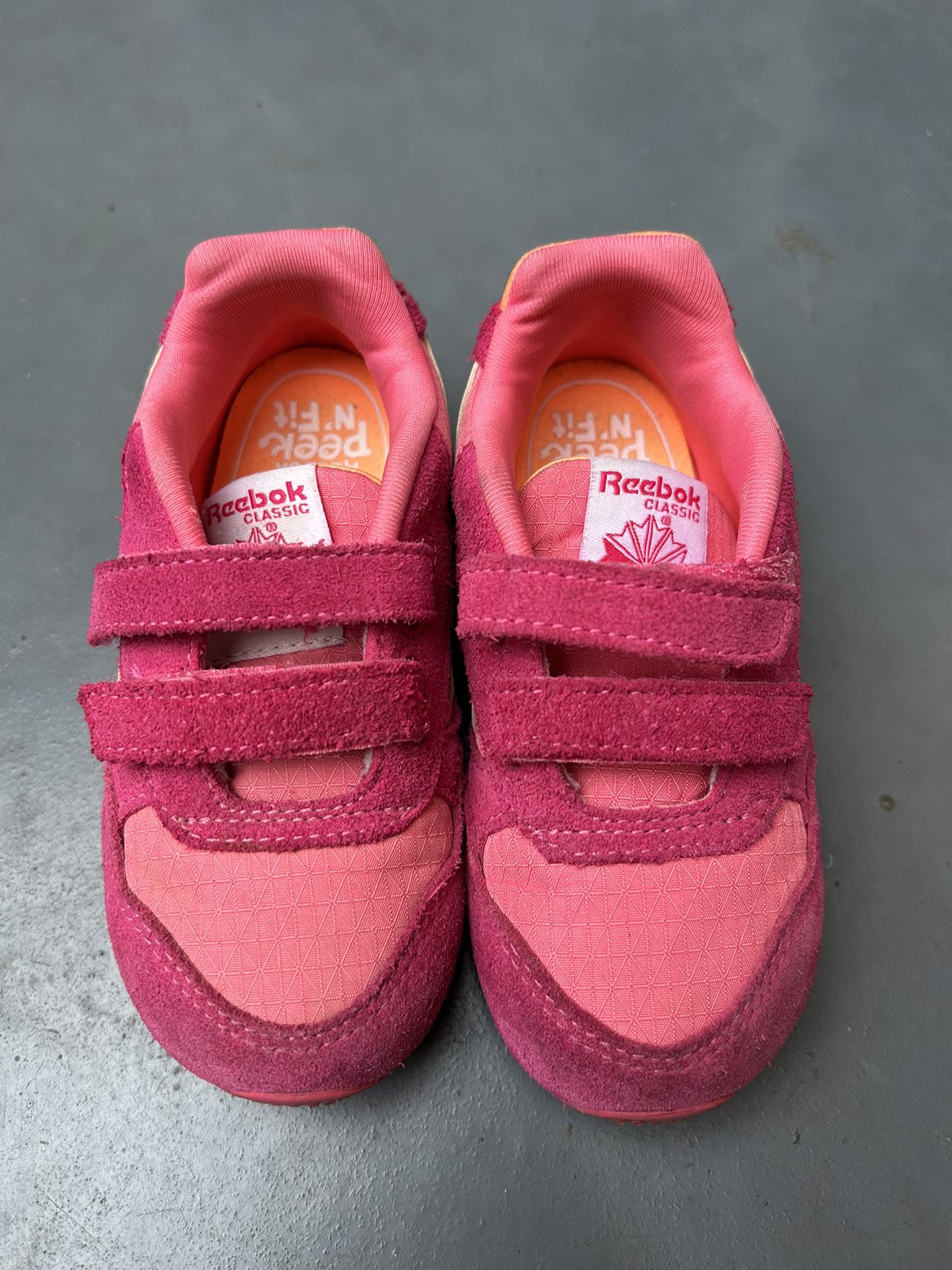 Reebok 14㎝子ども用ピンクシューズ