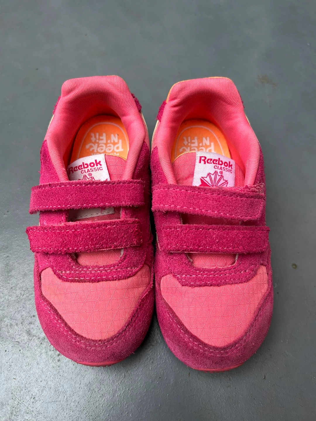Reebok 14㎝子ども用ピンクシューズ