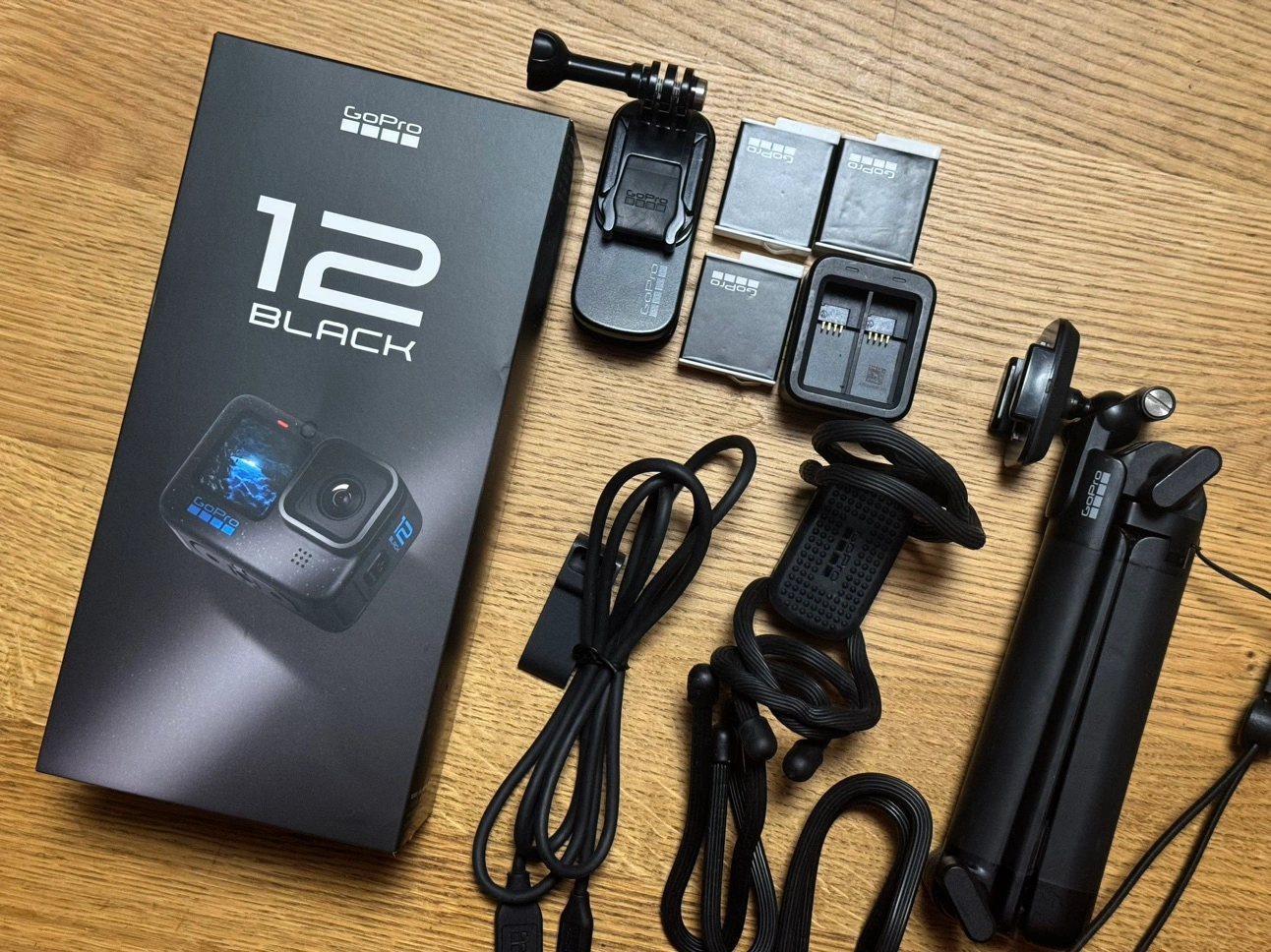 美品GoPro HERO12 Black + 純正フルアクセサリー
