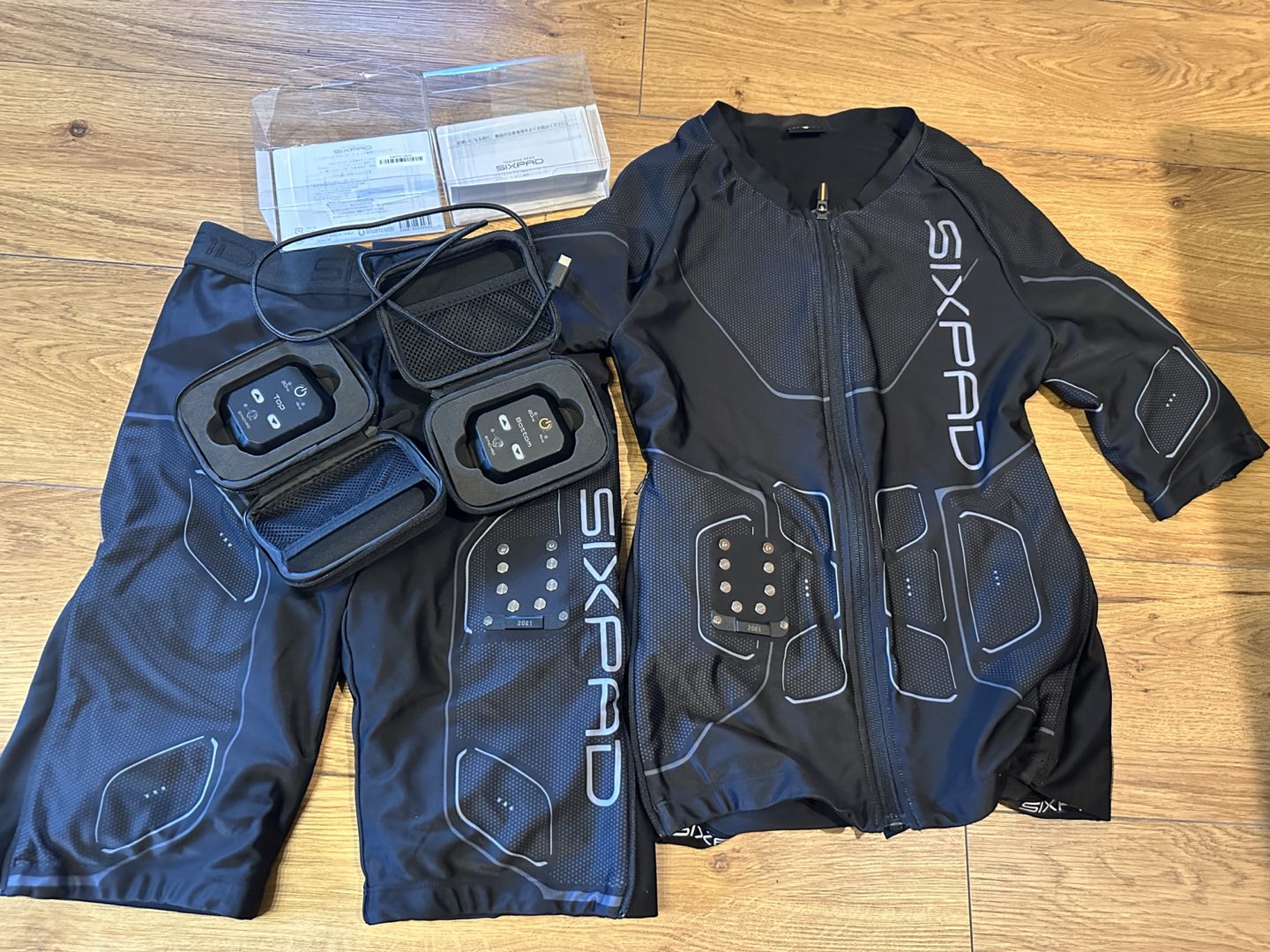 【最安値・美品】シックスパッド　SIXPAD　パワースーツ上S 下M メンズ