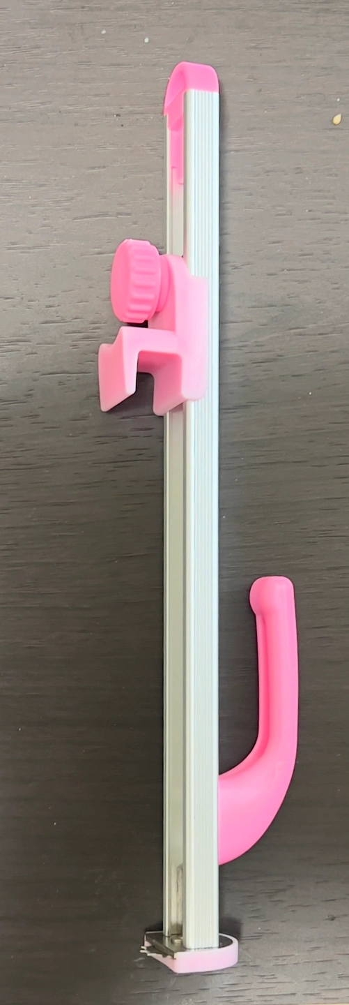 ダンボールの高さを切って調整します