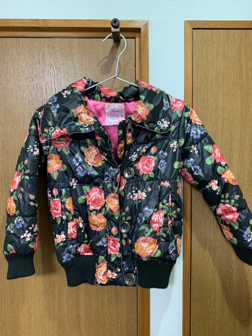 【断捨離中】美品 ガールズ 130 マザウェイズ 中綿 アウター 花柄 ブラック 黒 ピンク コート ジャンパー