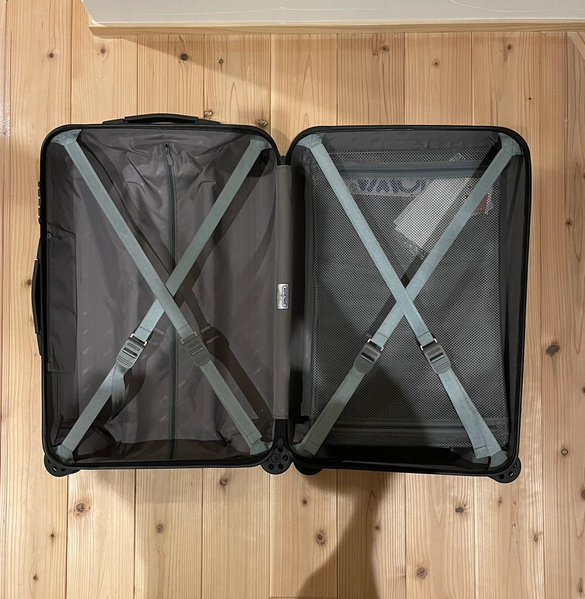 Rimowa salsa スーツケース 60Lの写真7枚目