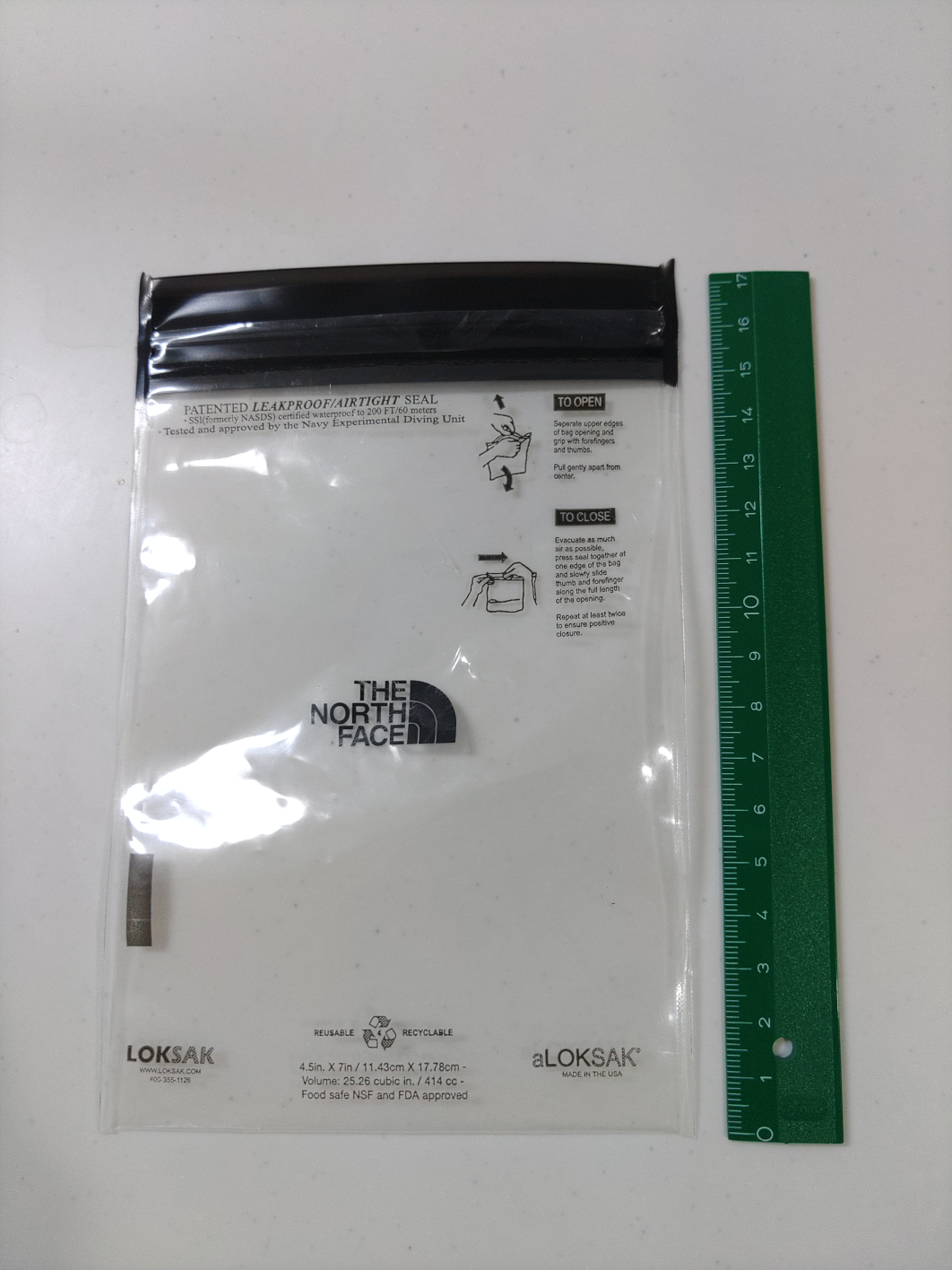 ZIP-IN-ZIPシステム　簡易防水ストレージバッグの写真2枚目
