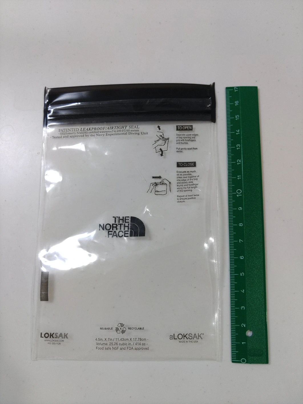 ZIP-IN-ZIPシステム 簡易防水ストレージバッグの写真2枚目