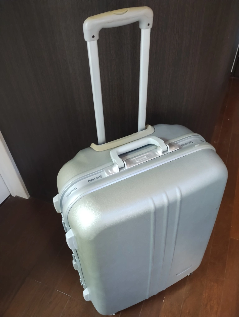 【ジャンク】ハードタイプのスーツケース スポルディングの写真9枚目