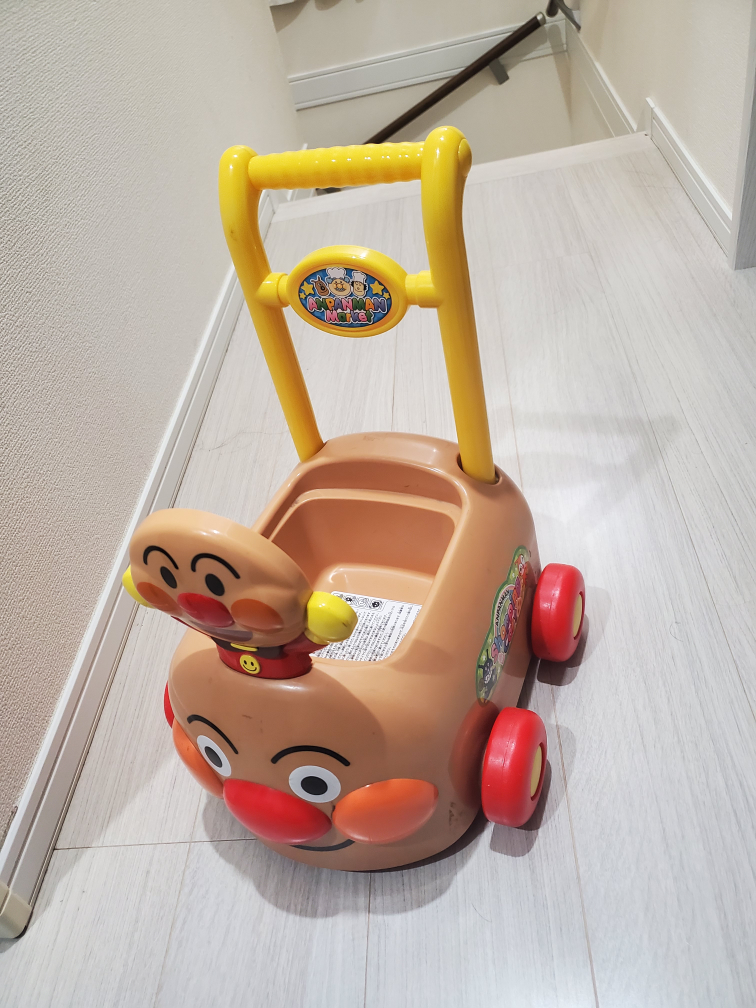 アンパンマンの乗り物、汽車、キッチンカーなど
