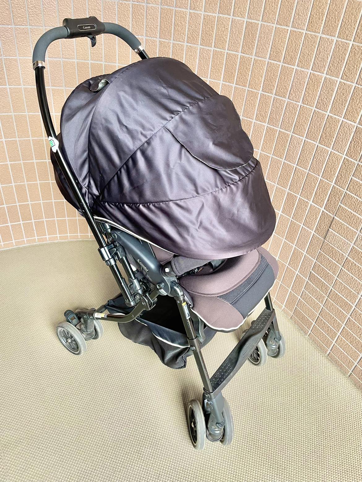 Combi コンビ ベビーカー メチャカルハンディ オート4キャスの写真2枚目