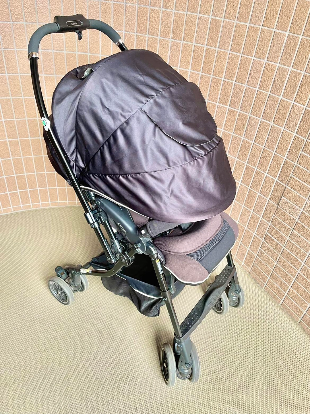 Combi コンビ ベビーカー メチャカルハンディ オート4キャスの写真2枚目