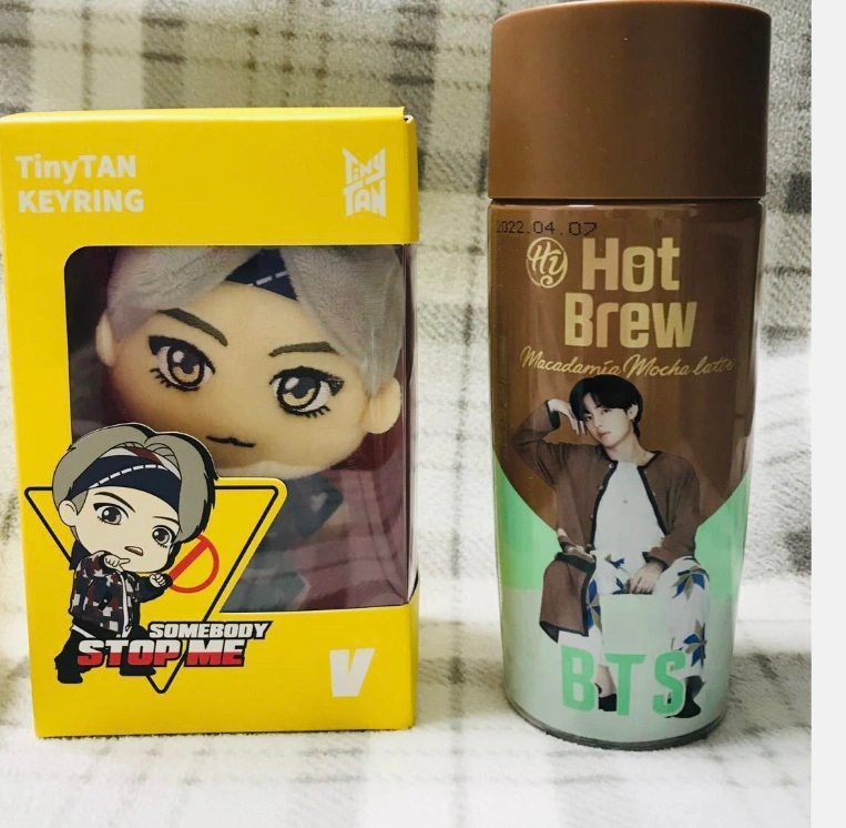 新品未使用 BTS Tiny TAN 公式 マイクドロップ キーホルダー BOX付 ホットブリューボトル 2点 テテ BTS V
