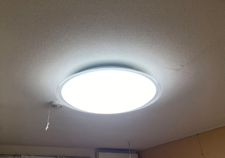 （リモコンなし）日立IR-A04H   直径65センチの天井照明の写真2枚目