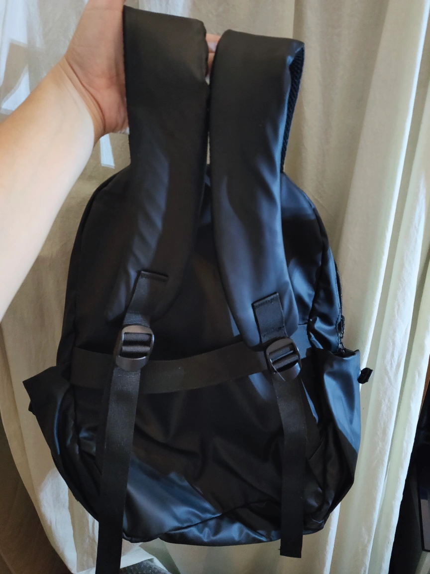 修理 必要ジャンクファスナー美品黒リュックサック防水素材ブラックパソコンバッグ ハンドメイド用にの写真3枚目