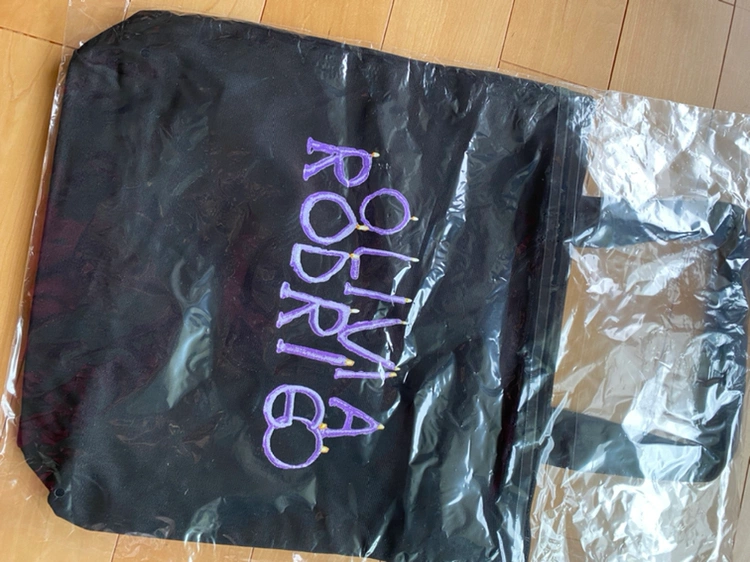未開封新品 OLIVIA RODRIGOバックの写真2枚目