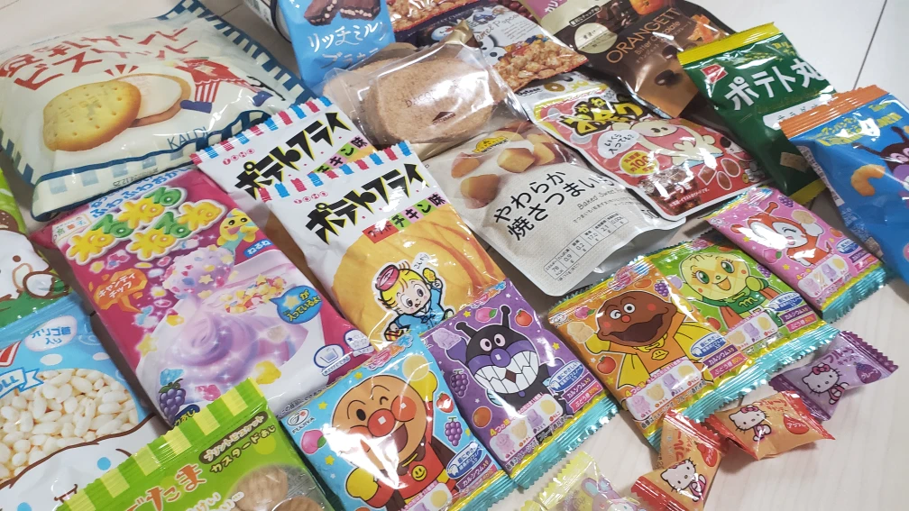 【新品未開封】お菓子　駄菓子　の写真2枚目