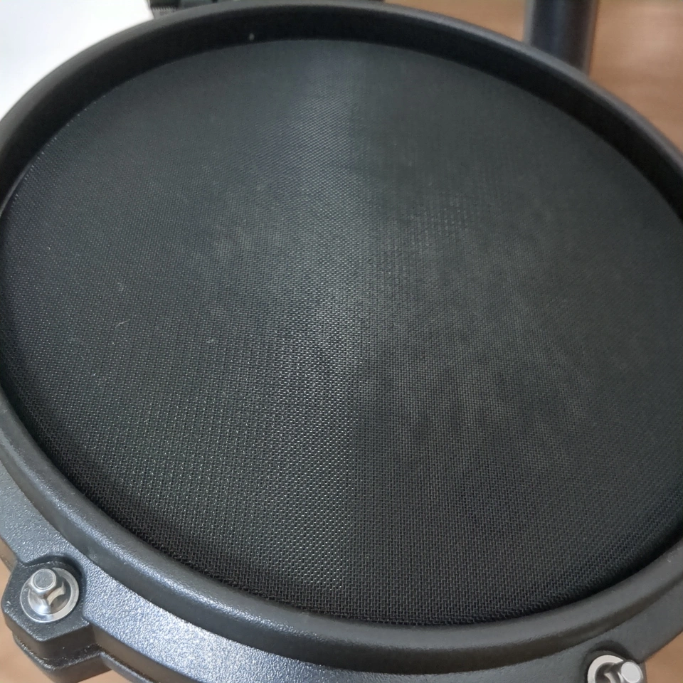 ALESIS 電子ドラムの写真2枚目