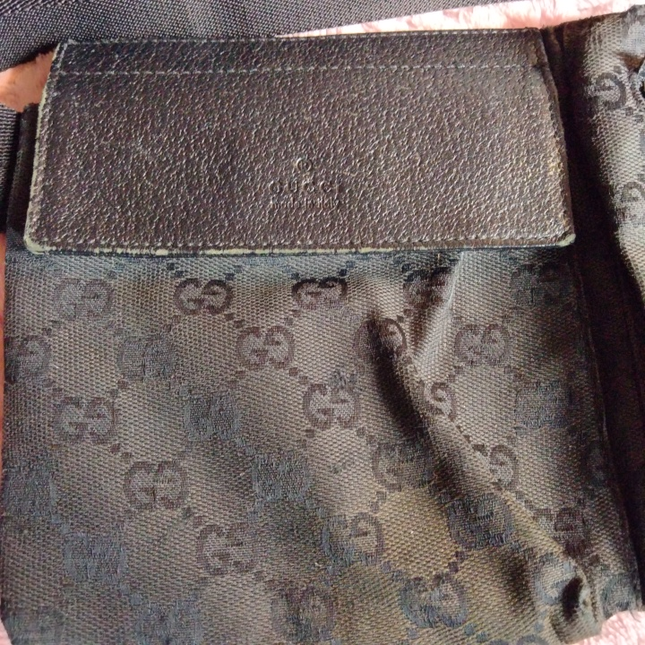 GUCCI　ウェストポーチの写真3枚目