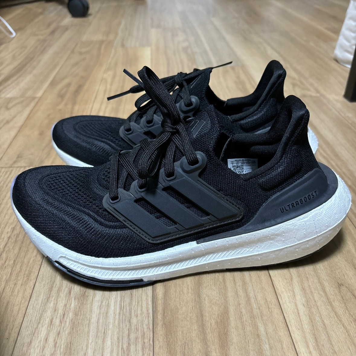 Adidas ウルトラブーストライト M ULTRABOOST LIGHT Mの写真2枚目