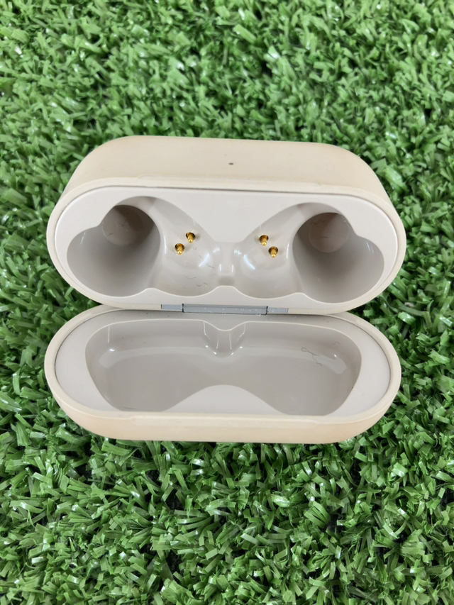 【ジャンク品】 ワイヤレスイヤホンケースの写真3枚目