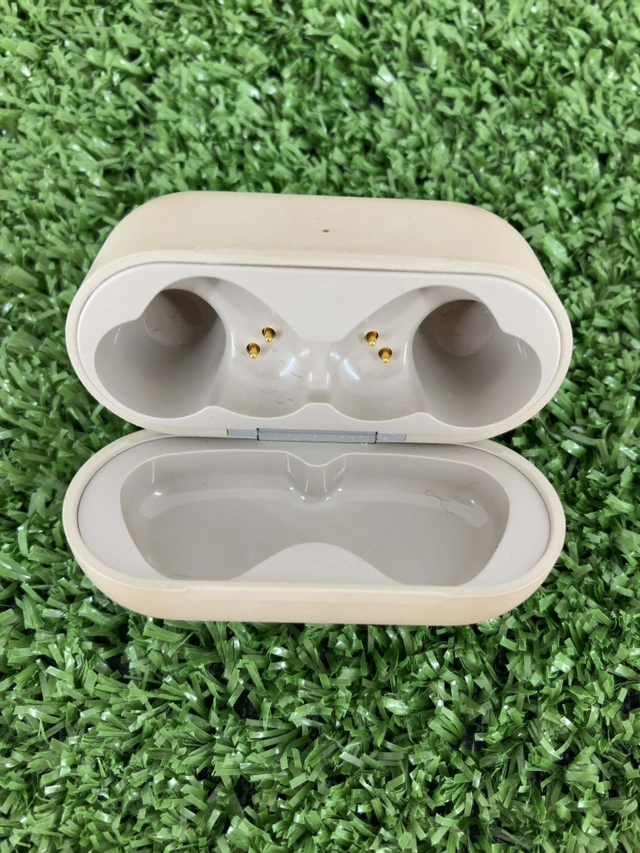 【ジャンク品】 ワイヤレスイヤホンケースの写真3枚目