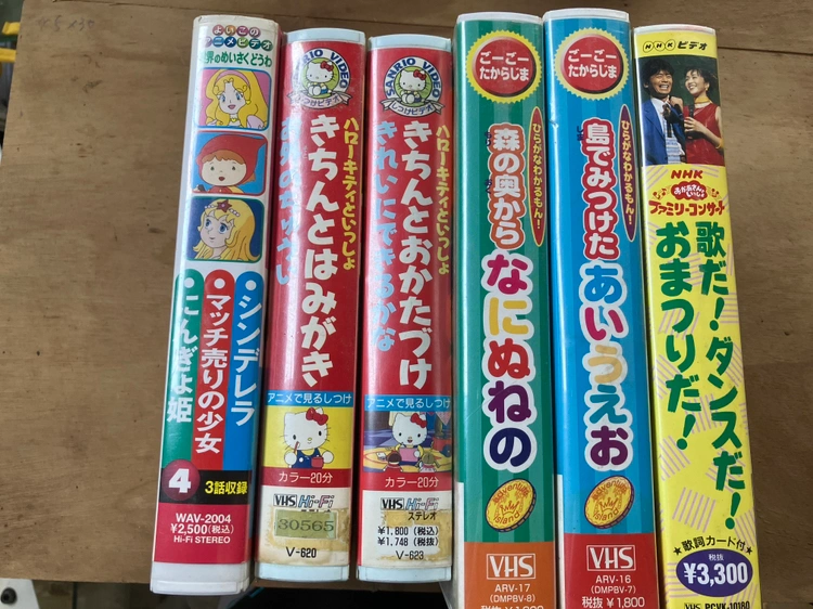 ❸ビデオ6本