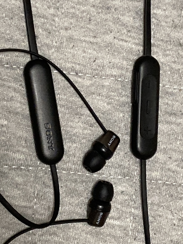 ブルーツースイヤホン