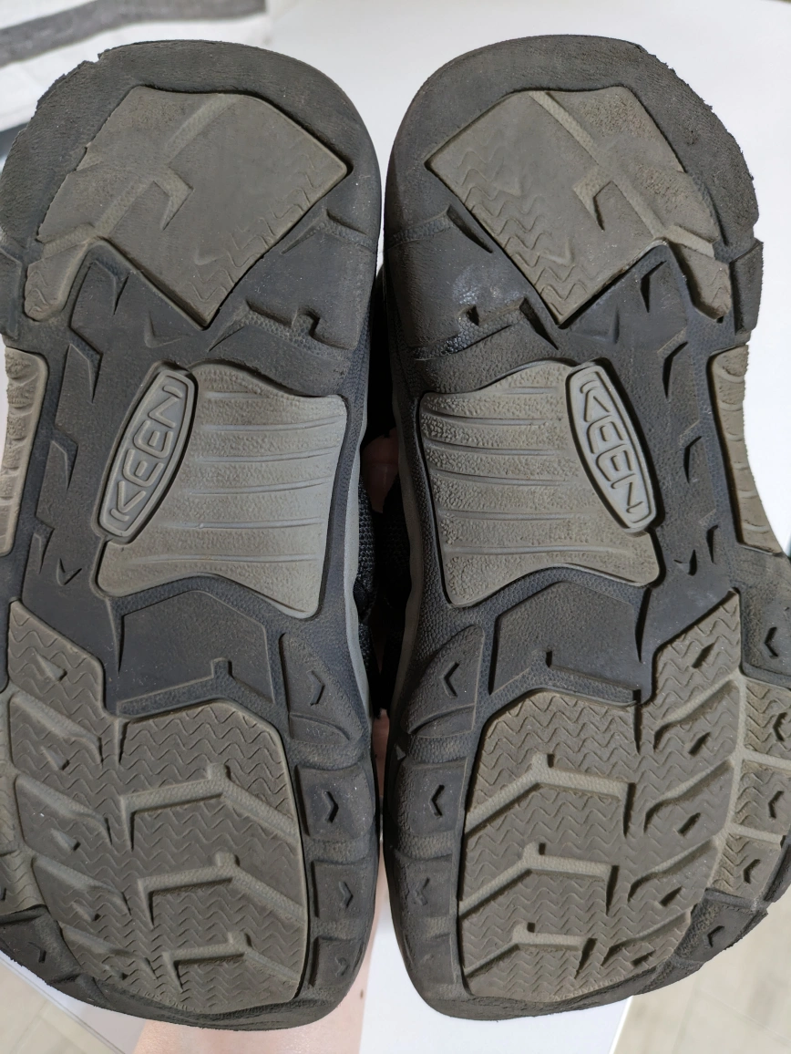 21cm KEEN ニューポートエイチツーサンダルの写真3枚目