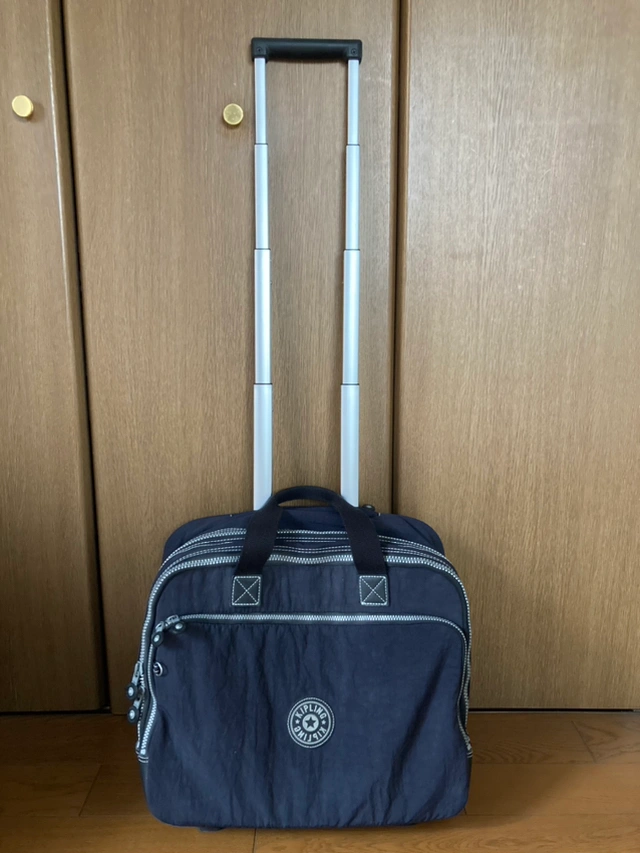 キプリング旅行バッグ(キャリーケース)の写真2枚目