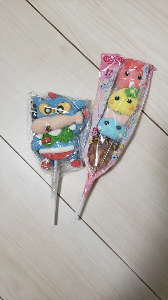 【新品未開封】お菓子　マシュマロ　串　クレヨンしんちゃん　ほっぺちゃん　