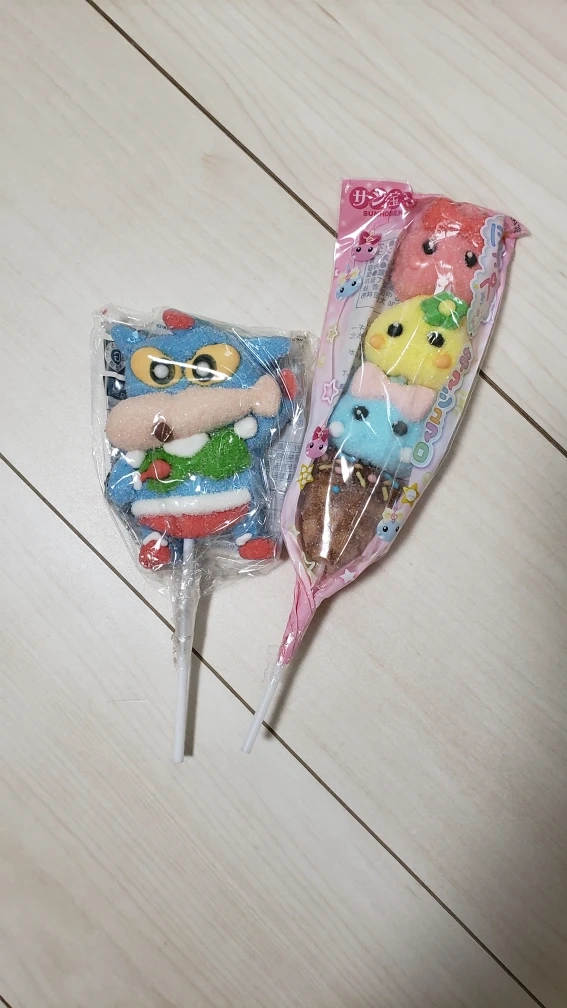 【新品未開封】お菓子 マシュマロ 串 クレヨンしんちゃん ほっぺちゃん