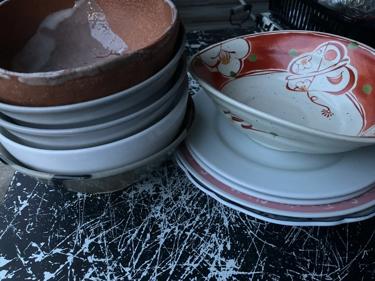 ⑤お皿、どんぶり 1枚300円〜